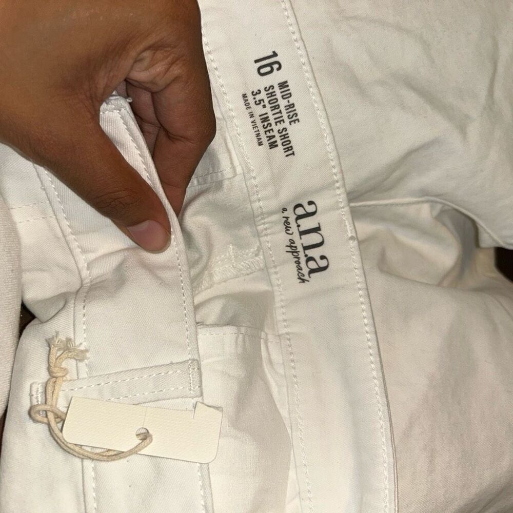 New A.N.A shorts - Picture 3 of 4